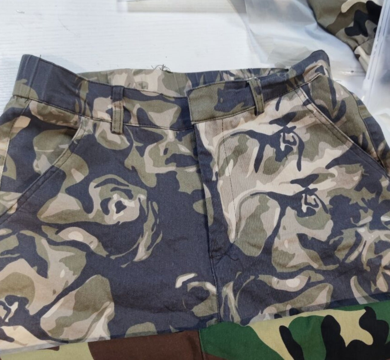 Washed Camouflage Printing Paste Bag Stitching Tooling Shorts