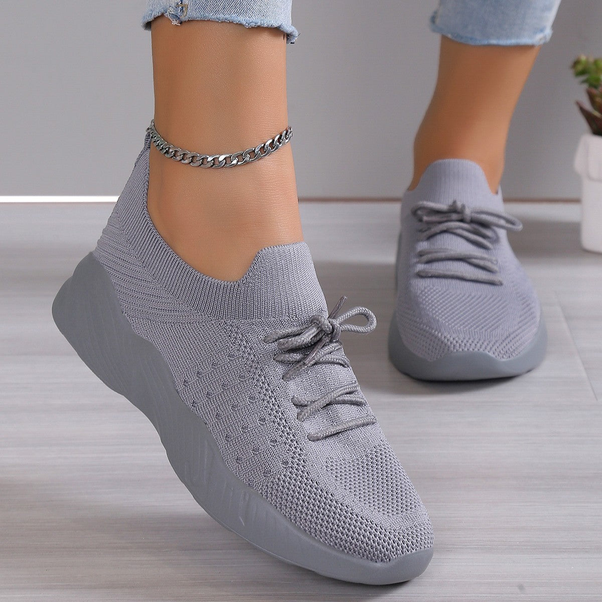 Soft Bottom Lightweight Breathable Casual Women's Sports Shoes