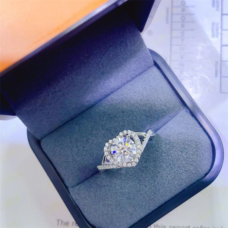 1 Karat Moissanite Twisted-arm Heart-shaped Ring